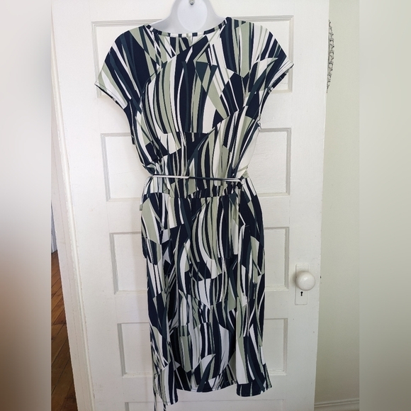 BANANA REPUBLIC GREEN WHITE & BLACK ABSTRACT SAFARI STYLE WRAP DRESS SIZ… - Picture 3 of 13